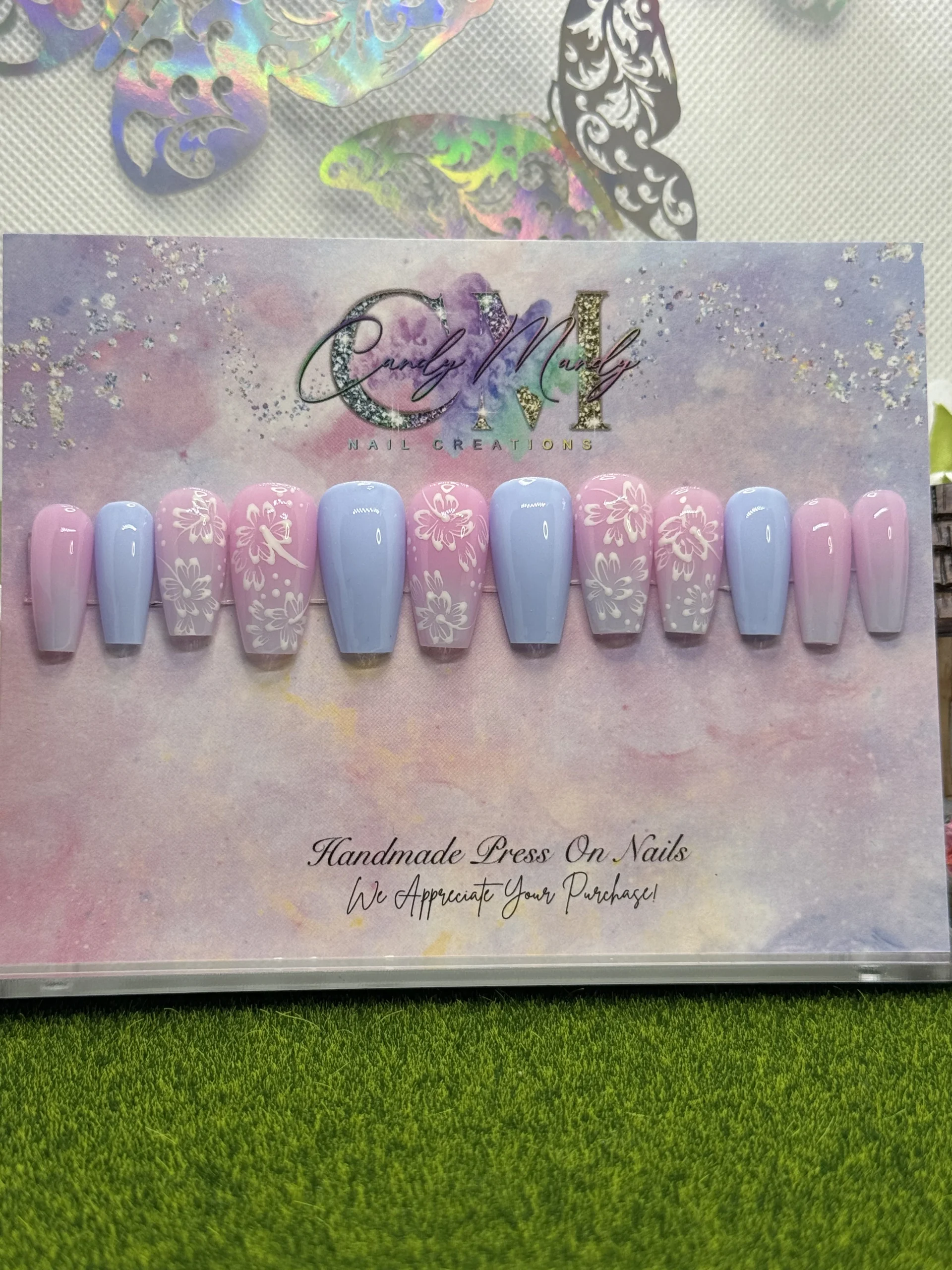 Sky Blue Ombre Press-On Nail Set w/ Hand-Painted Hibiscus – Medium Coffin Shape Set